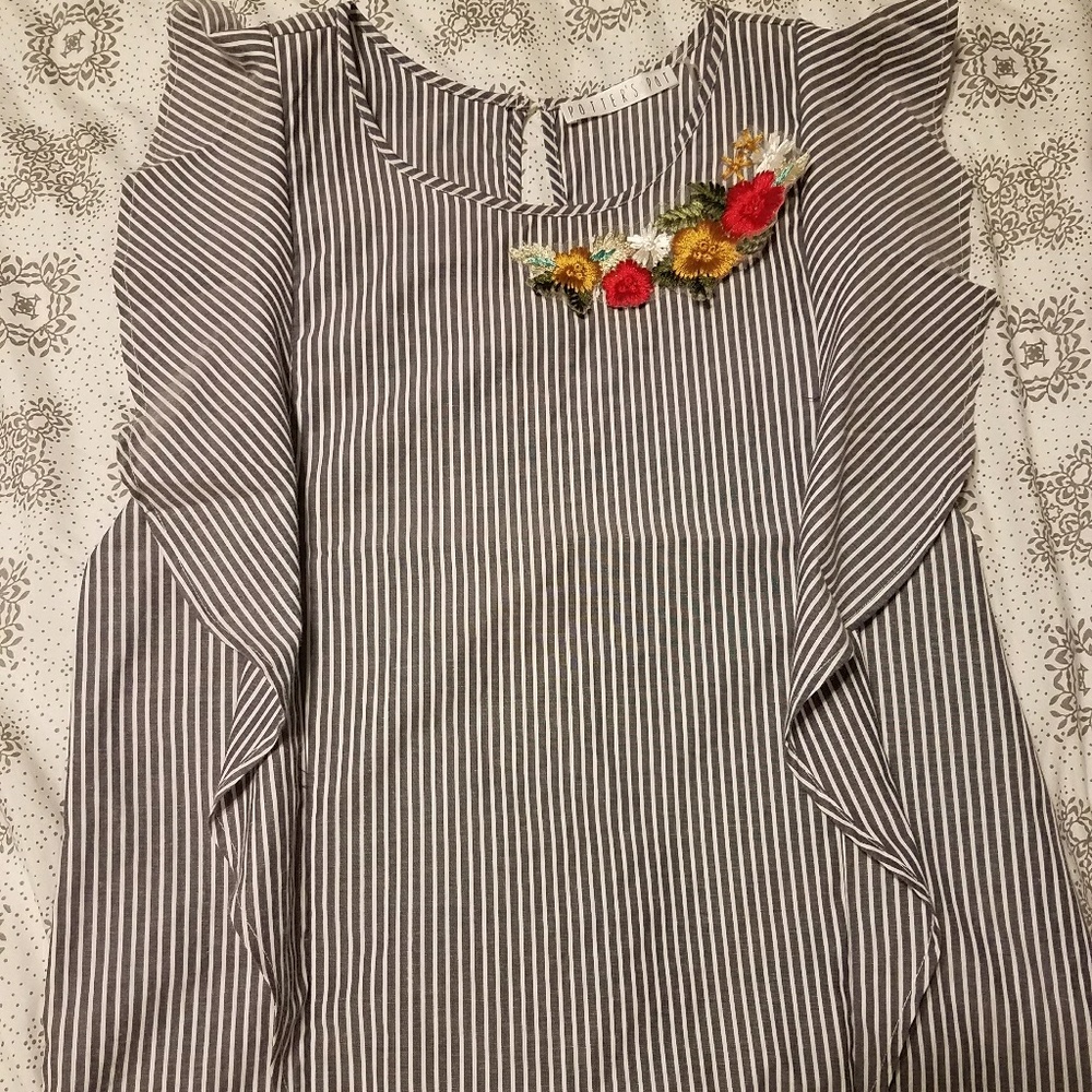 Top - Picture 2 of 3